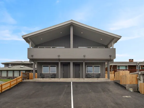 430 N Pacific St, Rockaway Beach, OR 97136
