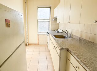 2722 23rd St APT 3F, Astoria, NY 11102