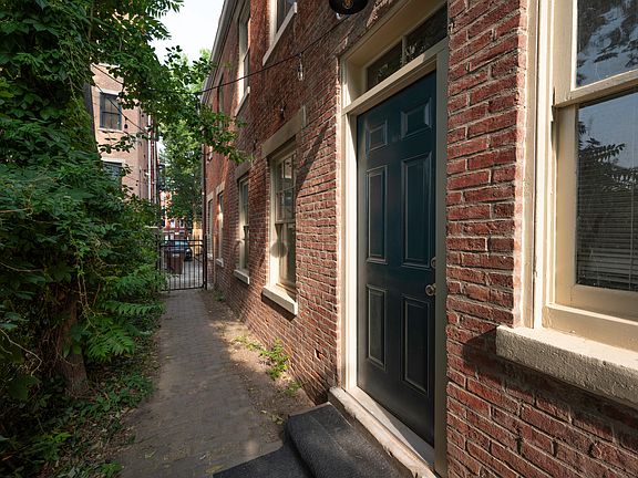 2nd image of 1411 Sycamore St #1S
