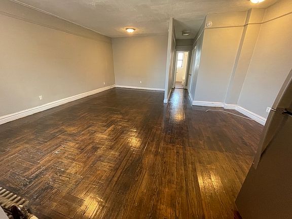 3rd image of 2876 Jerome Ave #F3
