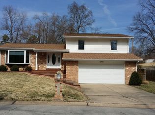 3007 Willow Wood Dr, Saint Charles, MO 63303