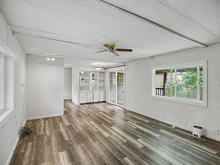 SE Skyhawk Ln — Photo 6