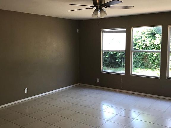 5th image of 4136 Petunia Ave