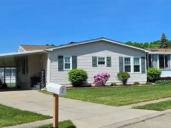 2 Tympani Trl, Olmsted Falls, OH 44138