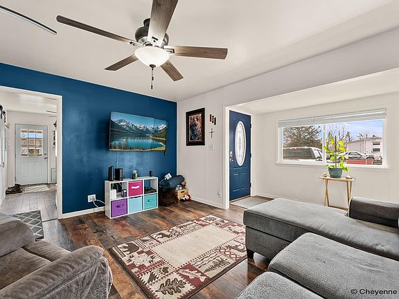 5th image of 602 E Gopp Ct