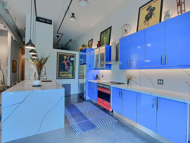 185 NE 4th Ave #203 — Photo 18