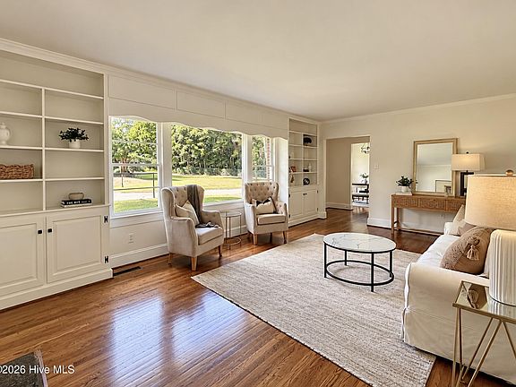 4th image of 1003 E Rock Spring Road