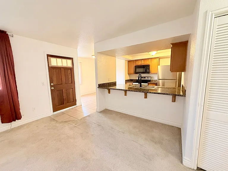 340 W 15th Ave #7 — Photo 2