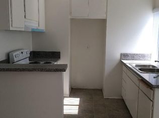 18200 Killion St #6, Tarzana, CA 91356