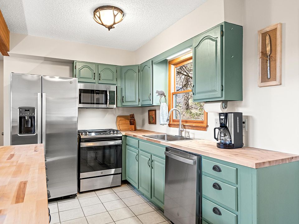 1st image of 33 Marigold Dr