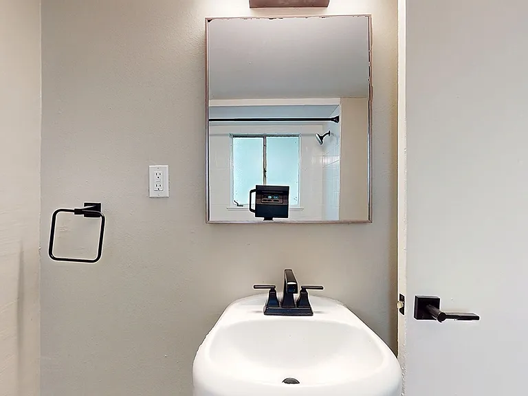 Brittany Manor — Photo 19
