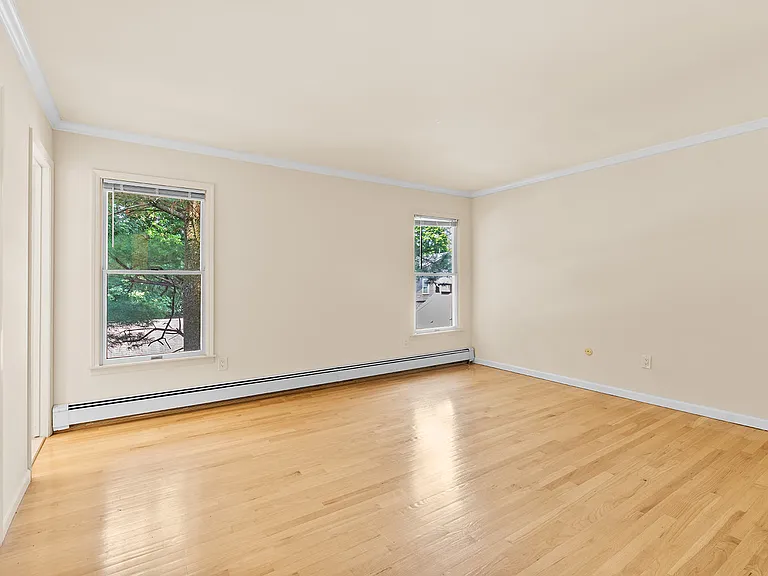 607 Grove St — Photo 18
