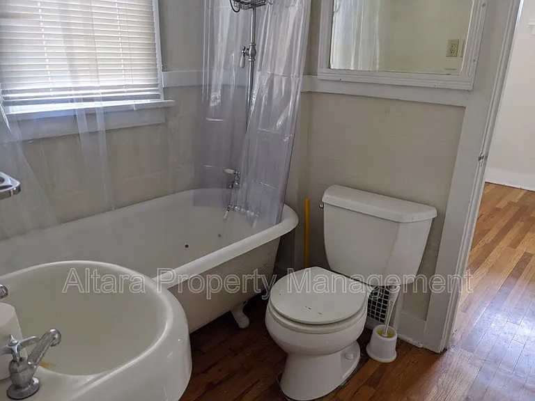 1824 S Franklin St — Photo 8