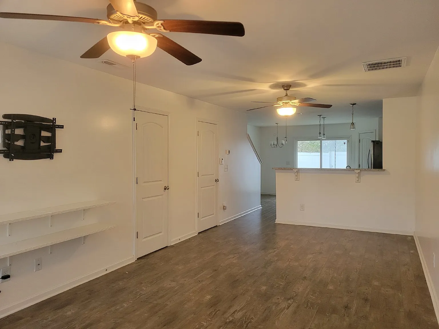 2 bed, 2.5 bath, 1312 sqft, $1,745 — Photo 2
