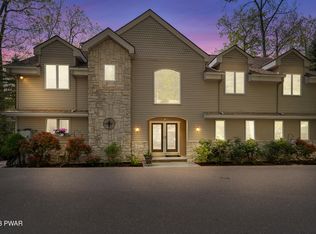 128 Paupack Point Rd, Hawley, PA 18428