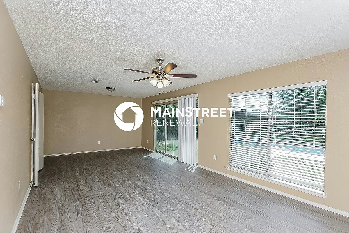 Living Room - 4014 Orchard Hill Dr