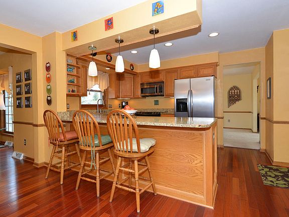 4th image of W226N2617 Oakwood Ln