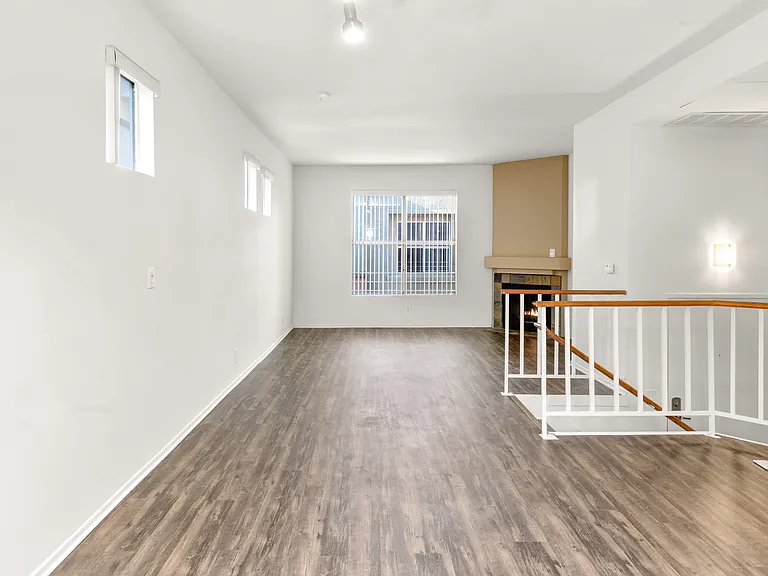 CentrePointe Apartments — Photo 17