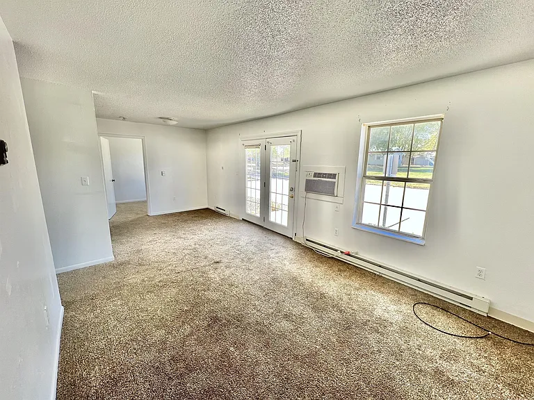 709 E Woodland St — Photo 18