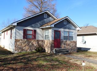 404 S 1st St, Marion, IL 62959