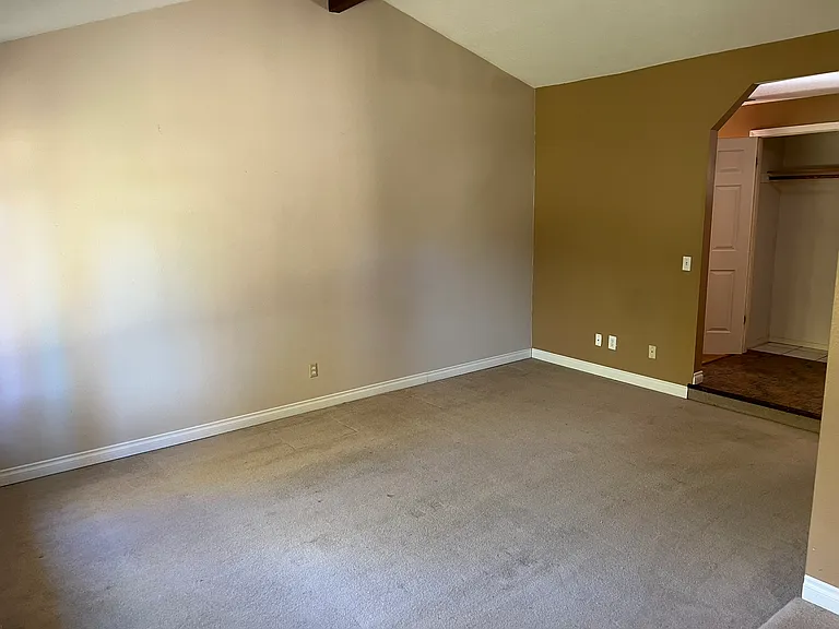 4218 NE Meadow Ln — Photo 13