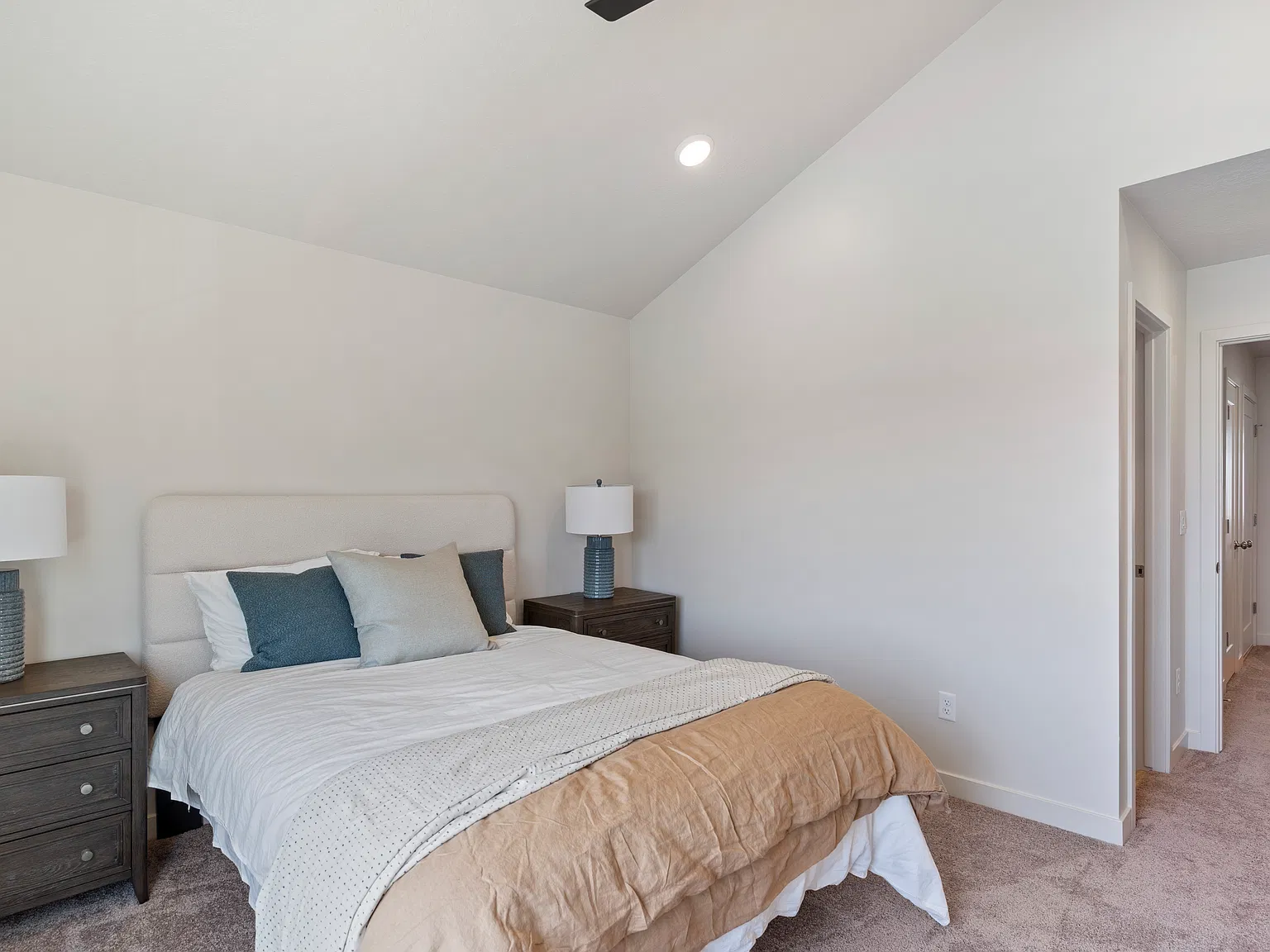 2 bed, 2.5 bath, 1341 sqft, $2,195 — Photo 4