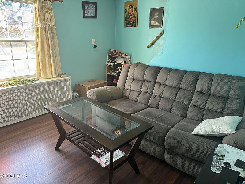 4th image of 1716 Dorsett Street