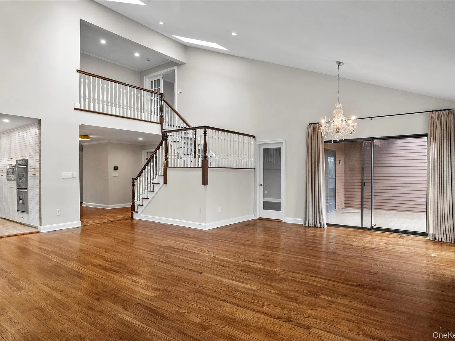 3 bed, 3.5 bath, 2989 sqft, $8,500 — Photo 4