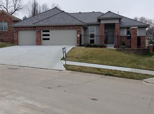 15483 Stevens Plz, Omaha, NE 68137