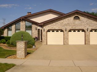 17751 Lilac Ln, Tinley Park, IL 60477
