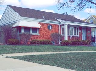 7062 W Keeney St, Niles, IL 60714