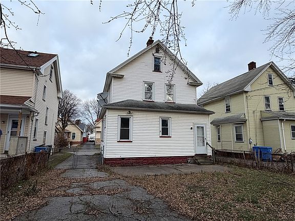 5th image of 207 Lux St