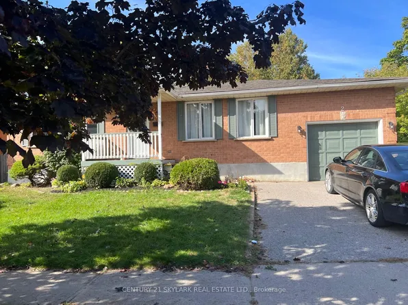 2 Robert Adams Dr, Clarington, ON L1E 1V8