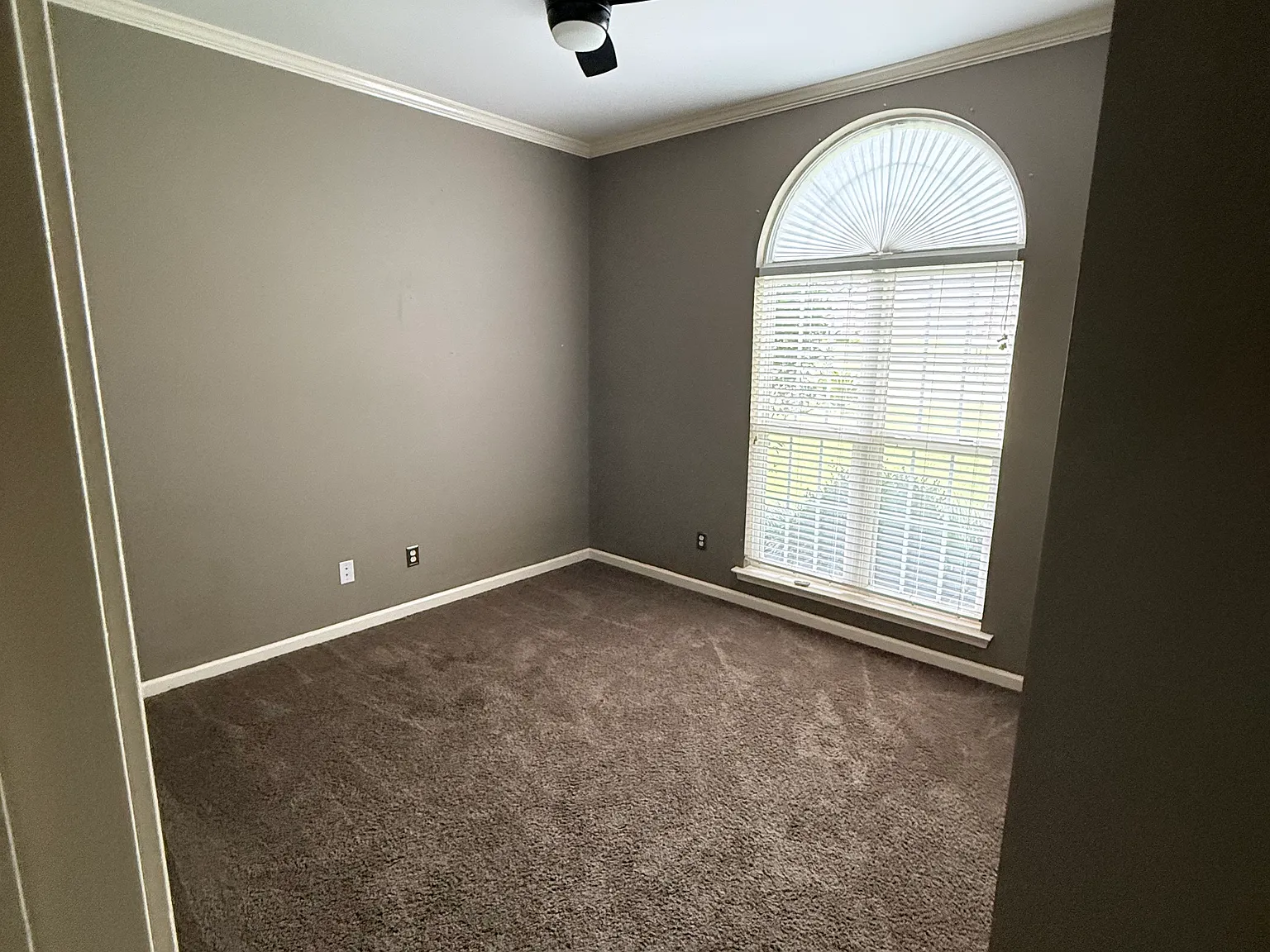 3 bed, 1807 sqft, $1,875 — Photo 3