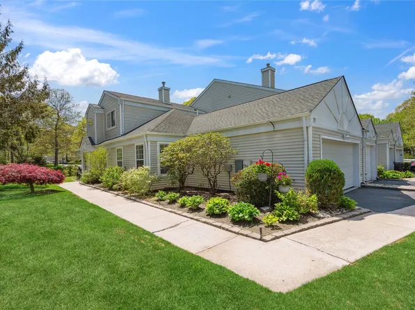 77 Fox Court #77, Manorville, NY 11949