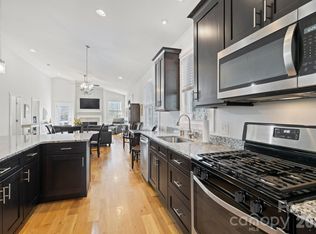82 Summit Cir, Hendersonville, NC 28739