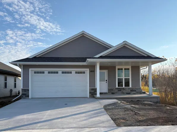 2213 E Golden Gate Dr, Appleton, WI 54913