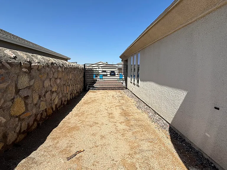 11613 Flor Galatea Way — Photo 26
