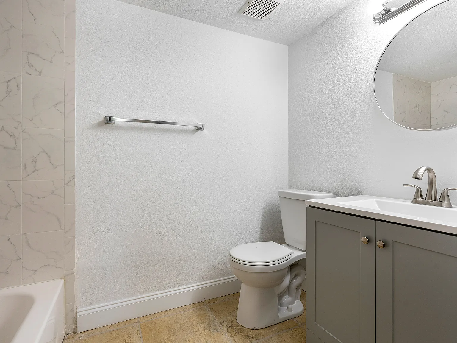 2 bed, 1048 sqft, $2,000 — Photo 2