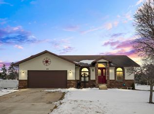 215 S Easterday Dr, Shipshewana, IN 46565