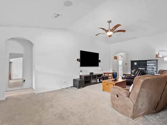 4th image of 1314 Lucchese Ln