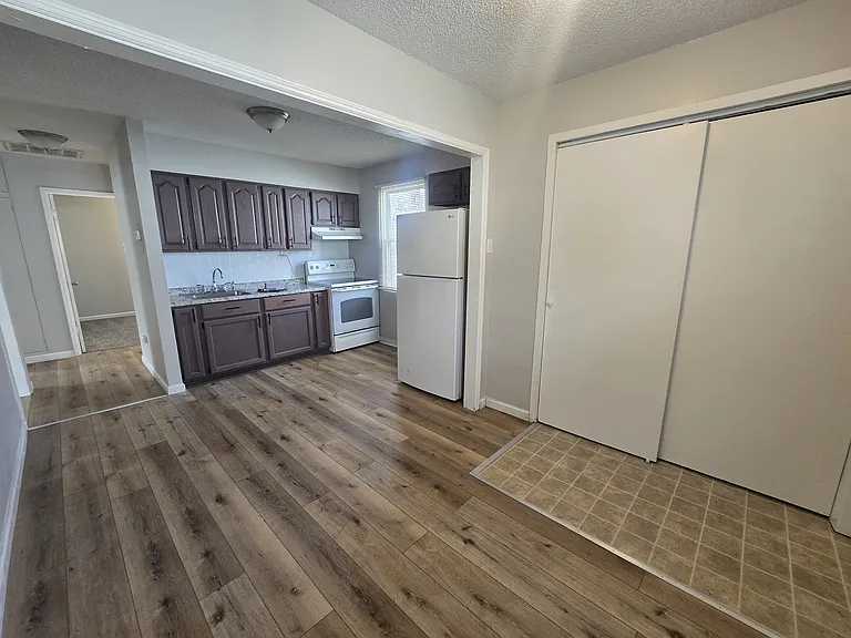 9113 Kathlyn Dr — Photo 7
