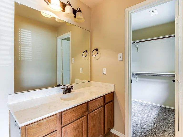 1443 Ravenwood Dr — Photo 18