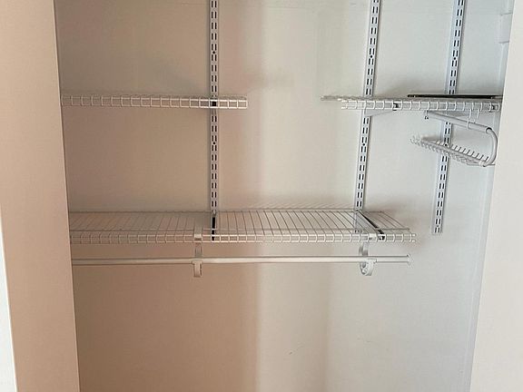 Closet 1 in 1st bedroom