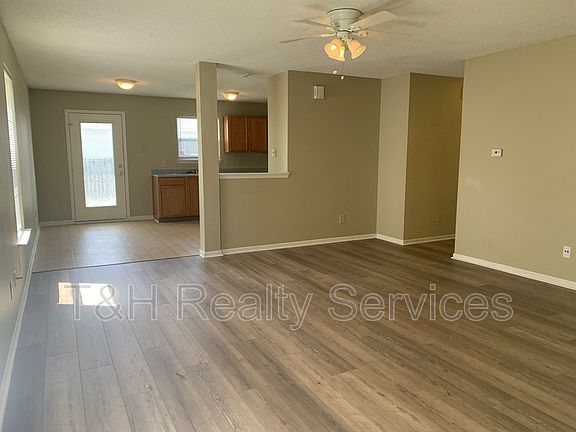 4th image of 2030 Dutch Elm Dr