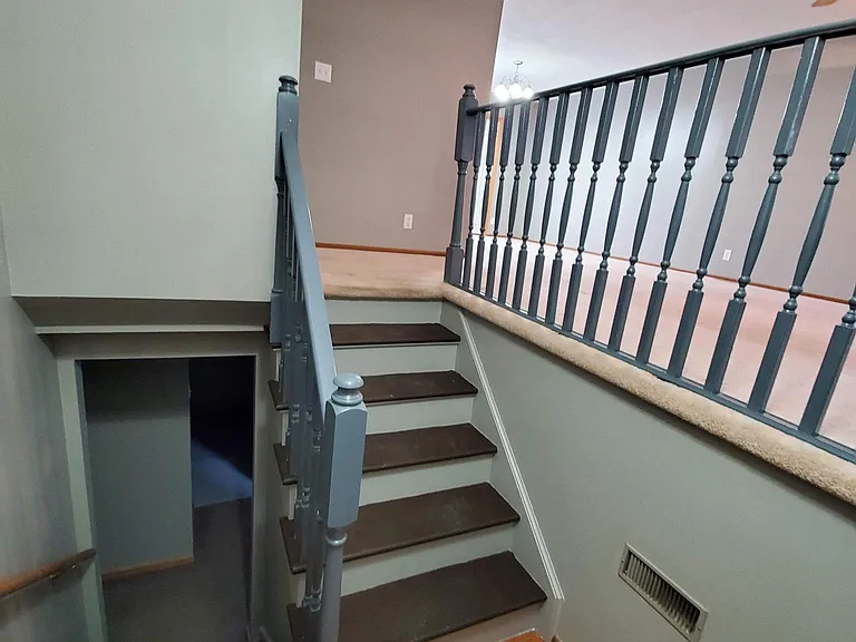 9060 Oakwood Dr — Photo 12