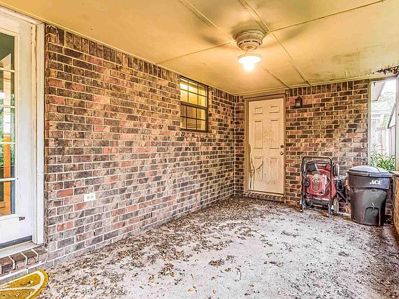4th image of 10495 Silver Creek Dr