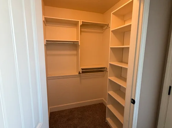 8310 N Spruce Ave, Kansas City, MO 64119