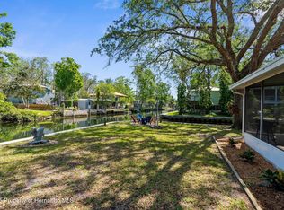 5421 Gay St, Weeki Wachee, FL 34607