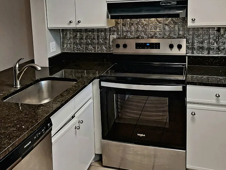 2915 Dove Haven Ct — Photo 8